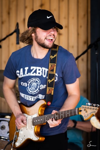 Gallery photo 2 of Monkey Love