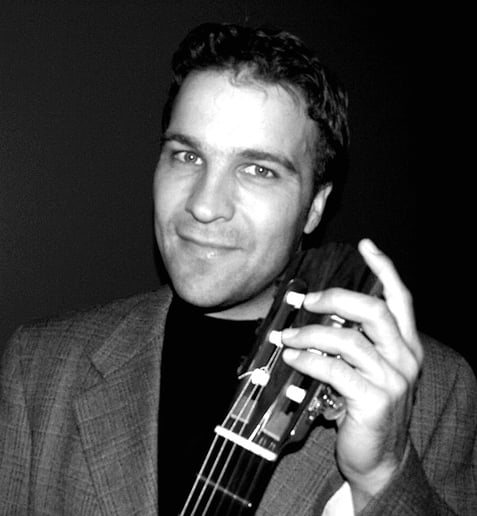 Gallery photo 3 of Montreal Musician