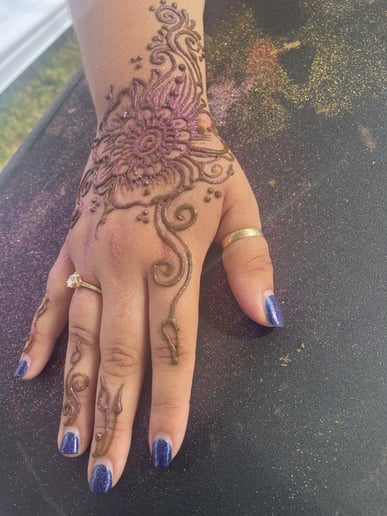 Gallery photo 4 of Moonlight Henna