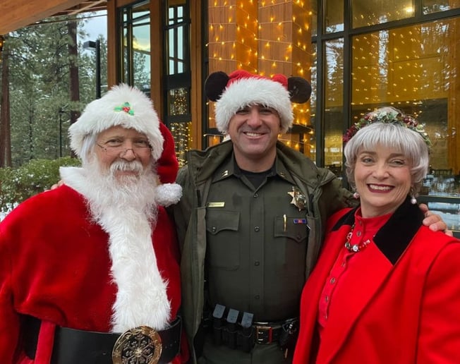 Gallery photo 14 of Nevada Santa & Mrs. Lollie Claus