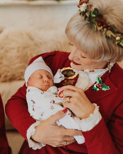 Gallery photo 8 of Nevada Santa & Mrs. Lollie Claus