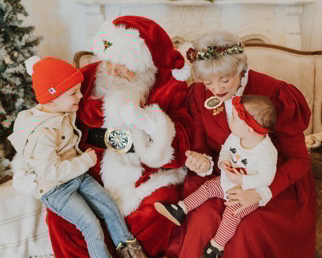 Gallery photo 12 of Nevada Santa & Mrs. Lollie Claus