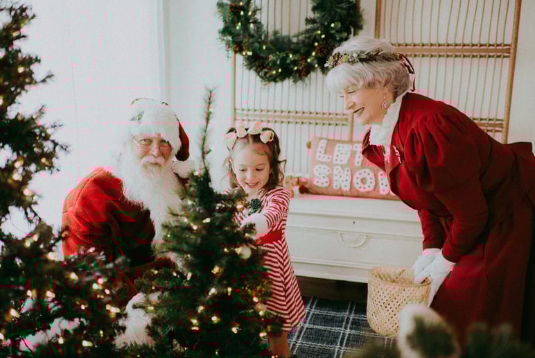 Gallery photo 9 of Nevada Santa & Mrs. Lollie Claus