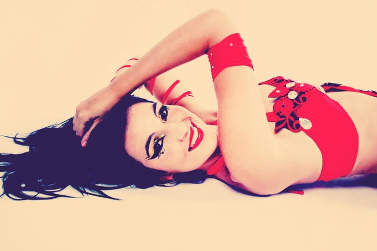 Gallery photo 45 of Myrian Bellydancer