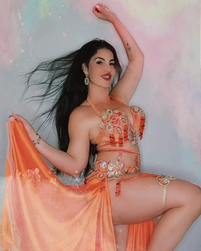 Gallery photo 28 of Myrian Bellydancer