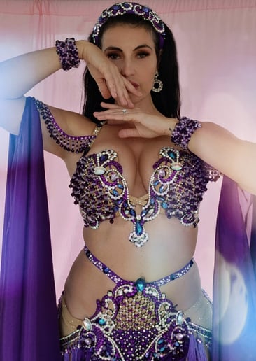 Gallery photo 29 of Myrian Bellydancer