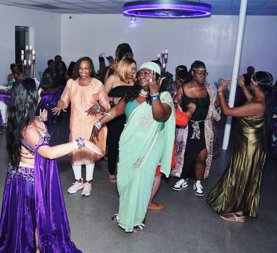 Gallery photo 10 of Myrian Bellydancer