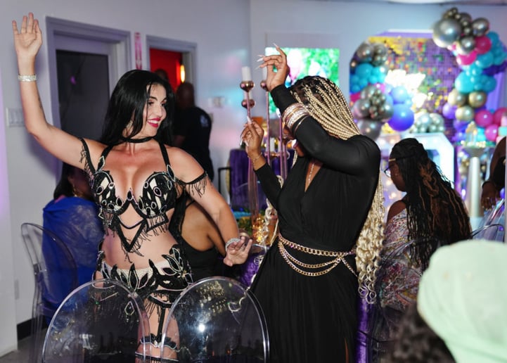 Gallery photo 50 of Myrian Bellydancer