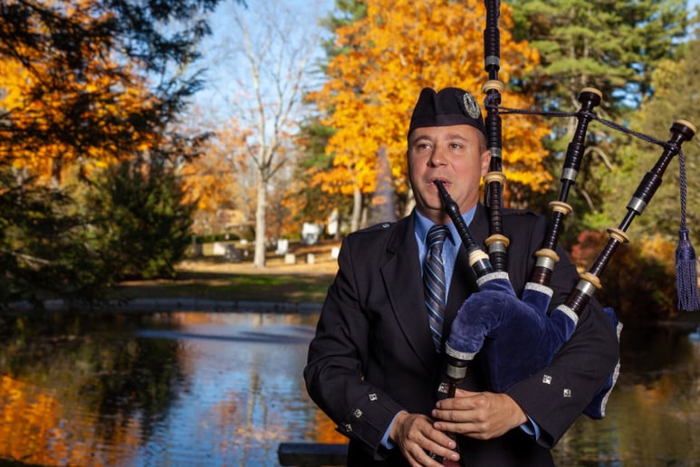 Gallery photo 2 of Nate Silva: "Passion Piper"