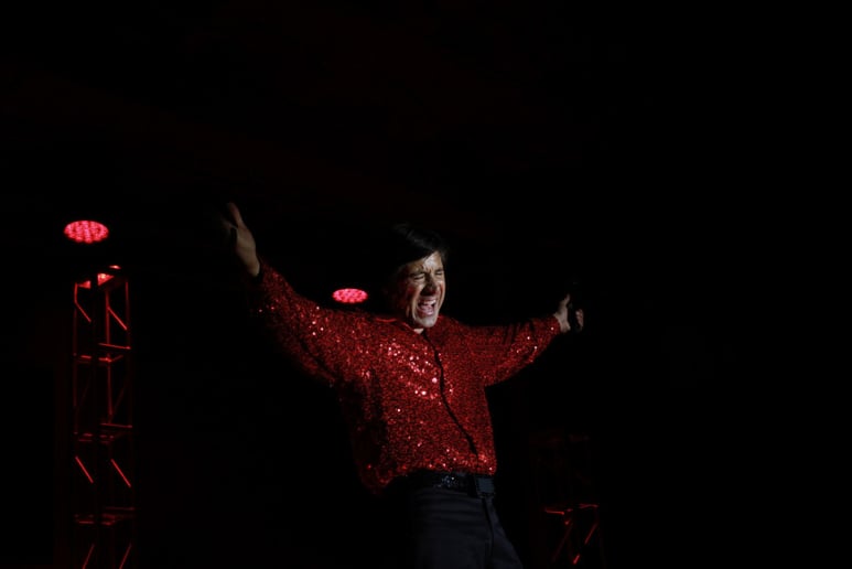 Gallery photo 3 of Neil Diamond Tribute by Steve Roth