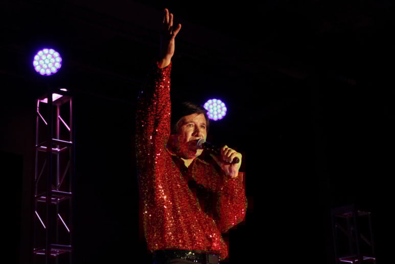 Gallery photo 7 of Neil Diamond Tribute by Steve Roth