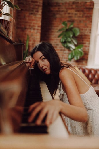 Gallery photo 2 of Niki Kennedy