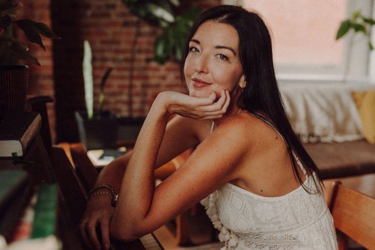 Gallery photo 3 of Niki Kennedy