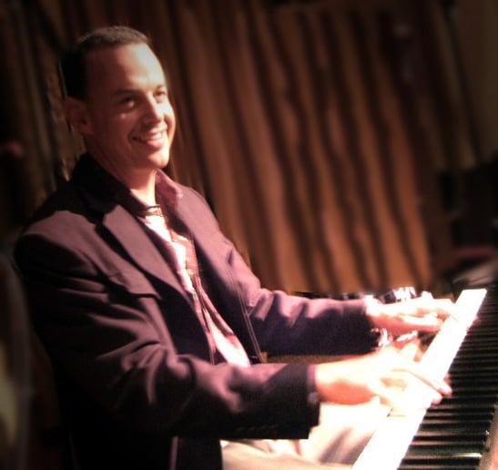 Gallery photo 4 of Noam Eisen - Pianist, Singer, Entertainer