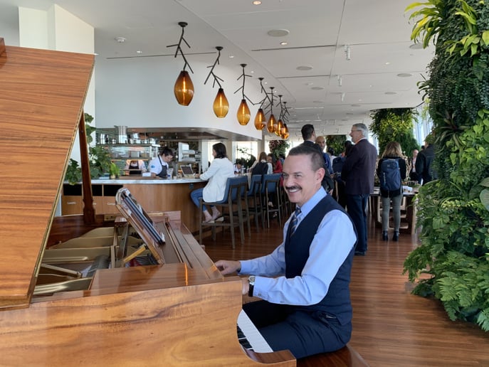 Gallery photo 9 of Noam Eisen - Pianist, Singer, Entertainer