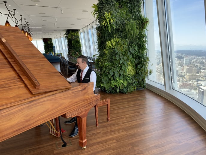 Gallery photo 15 of Noam Eisen - Pianist, Singer, Entertainer