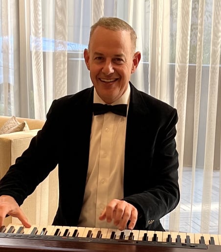 Gallery photo 2 of Noam Eisen - Pianist, Singer, Entertainer