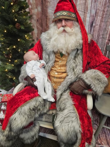 Gallery photo 5 of Virginia's Favorite Santa
