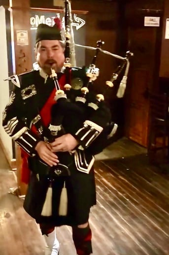 Gallery photo 13 of Ozark Bagpiper