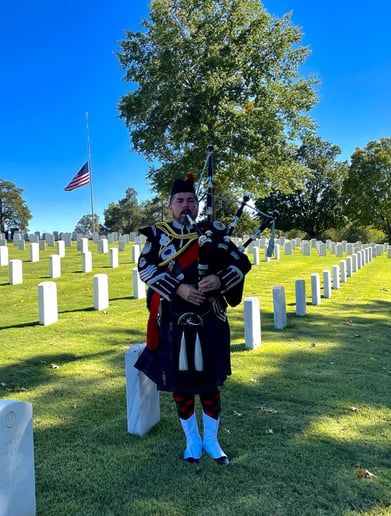 Gallery photo 27 of Ozark Bagpiper