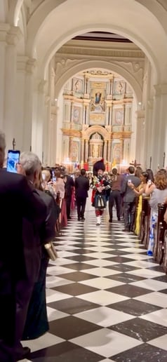 Gallery photo 34 of Ozark Bagpiper