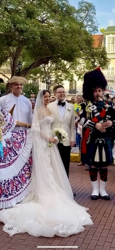 Gallery photo 35 of Ozark Bagpiper