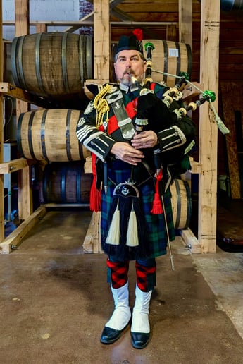 Gallery photo 40 of Ozark Bagpiper