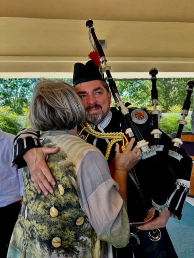 Gallery photo 41 of Ozark Bagpiper