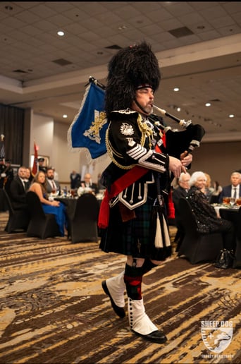 Gallery photo 46 of Ozark Bagpiper