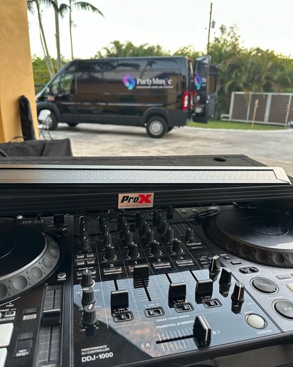 Gallery photo 5 of PartyMusic Miami DJ