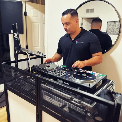 Gallery photo 53 of PartyMusic Miami DJ