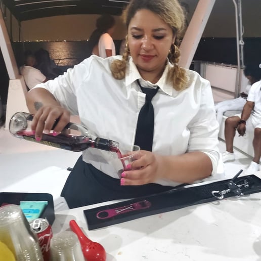 Gallery photo 5 of Pretty Prie Bartending