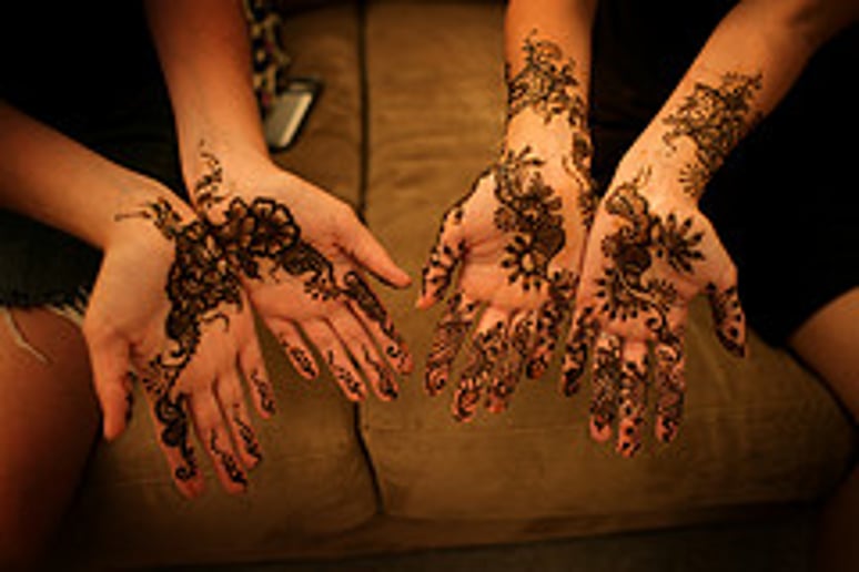 Gallery photo 2 of PrettyHenna