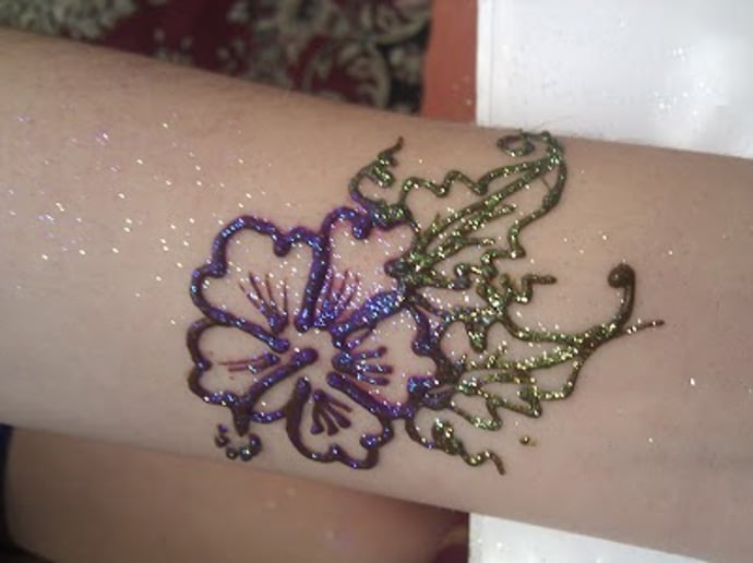Gallery photo 3 of PrettyHenna