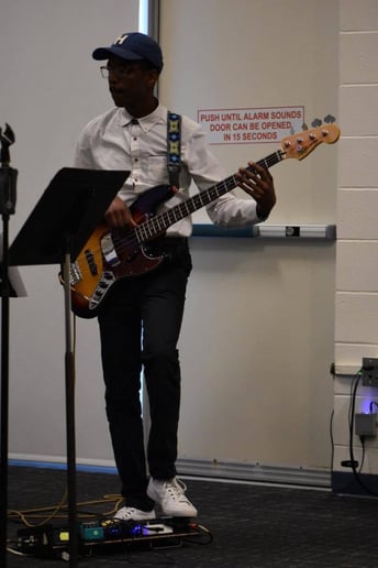 Gallery photo 5 of Professional Bassist