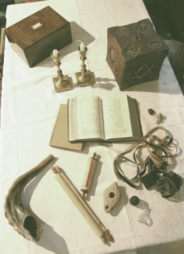 Gallery photo 1 of Rav Yitzhak - Storyteller & Paranormal Entertainer