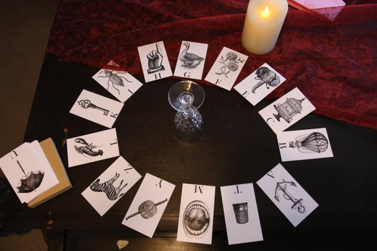 Gallery photo 6 of Rav Yitzhak - Storyteller & Paranormal Entertainer