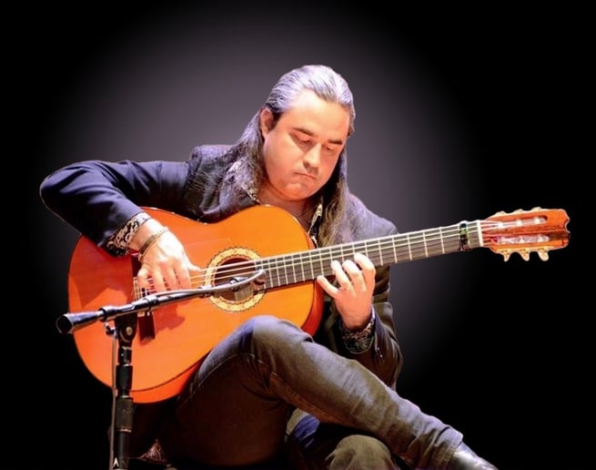 Gallery photo 3 of Ricardo Marlow Flamenco/Rumba Group