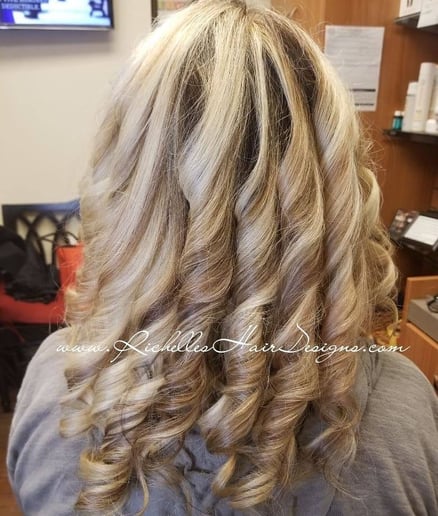 Gallery photo 1 of Richelle's Hair Designs