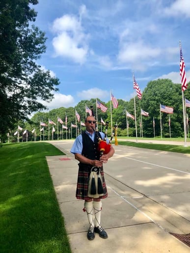 Gallery photo 3 of BonPiper