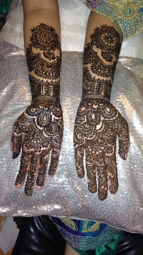 Gallery photo 2 of Sabrina's Henna