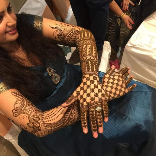 Gallery photo 10 of Sabrina's Henna