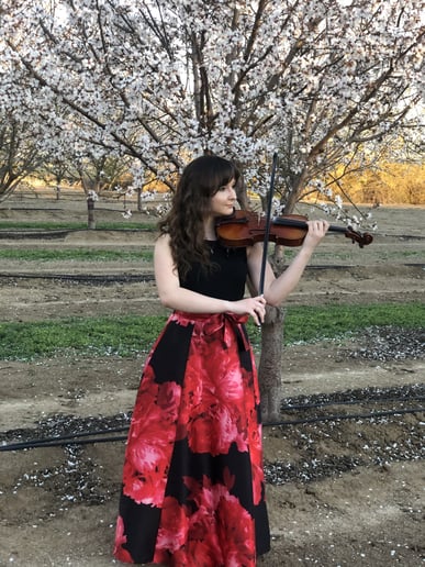Gallery photo 1 of Julie Guryanov Sacramento Violinist