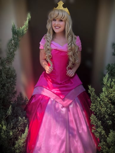 Gallery photo 4 of Sadie Ismay