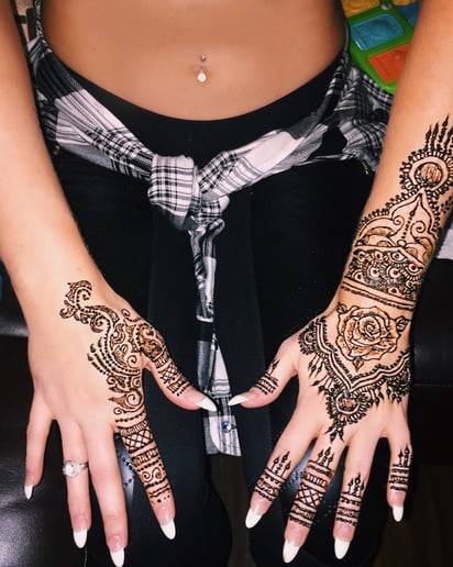 Gallery photo 2 of Hamsa Henna