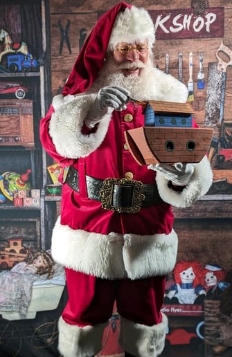 Gallery photo 9 of Santa Jon