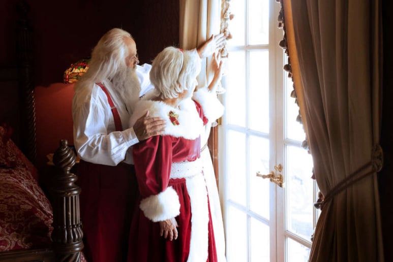 Gallery photo 5 of Santa Pete and Marie Claus
