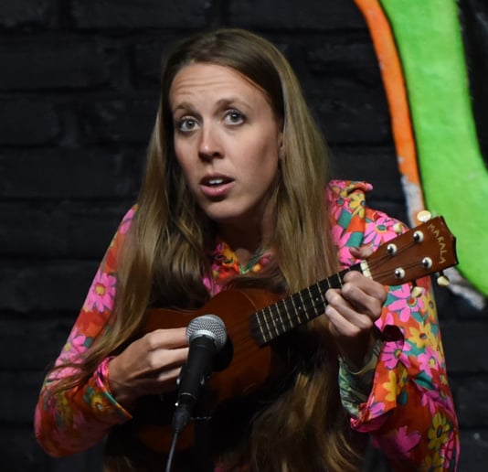 Gallery photo 10 of Hailey Jones & Friends