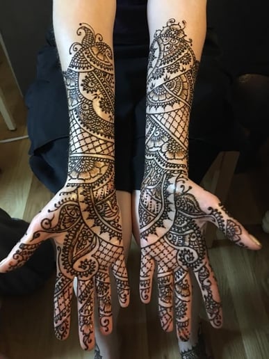 Gallery photo 9 of Silk & Stone Henna
