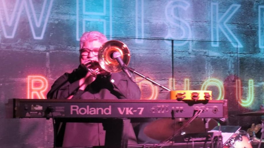 Gallery photo 3 of Smackwater